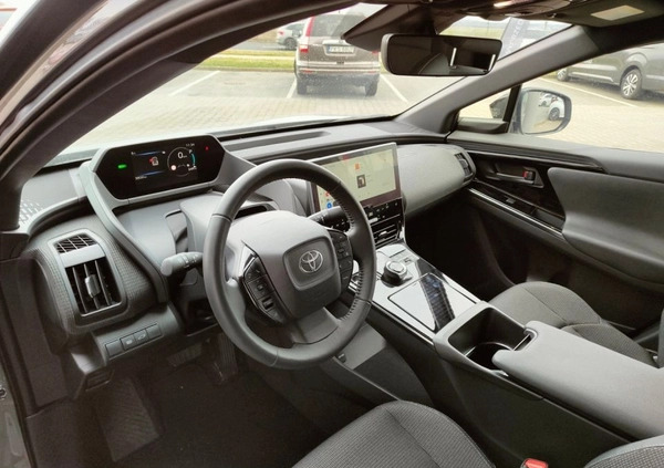 Toyota bZ4X cena 192900 przebieg: 13863, rok produkcji 2022 z Bolków małe 326